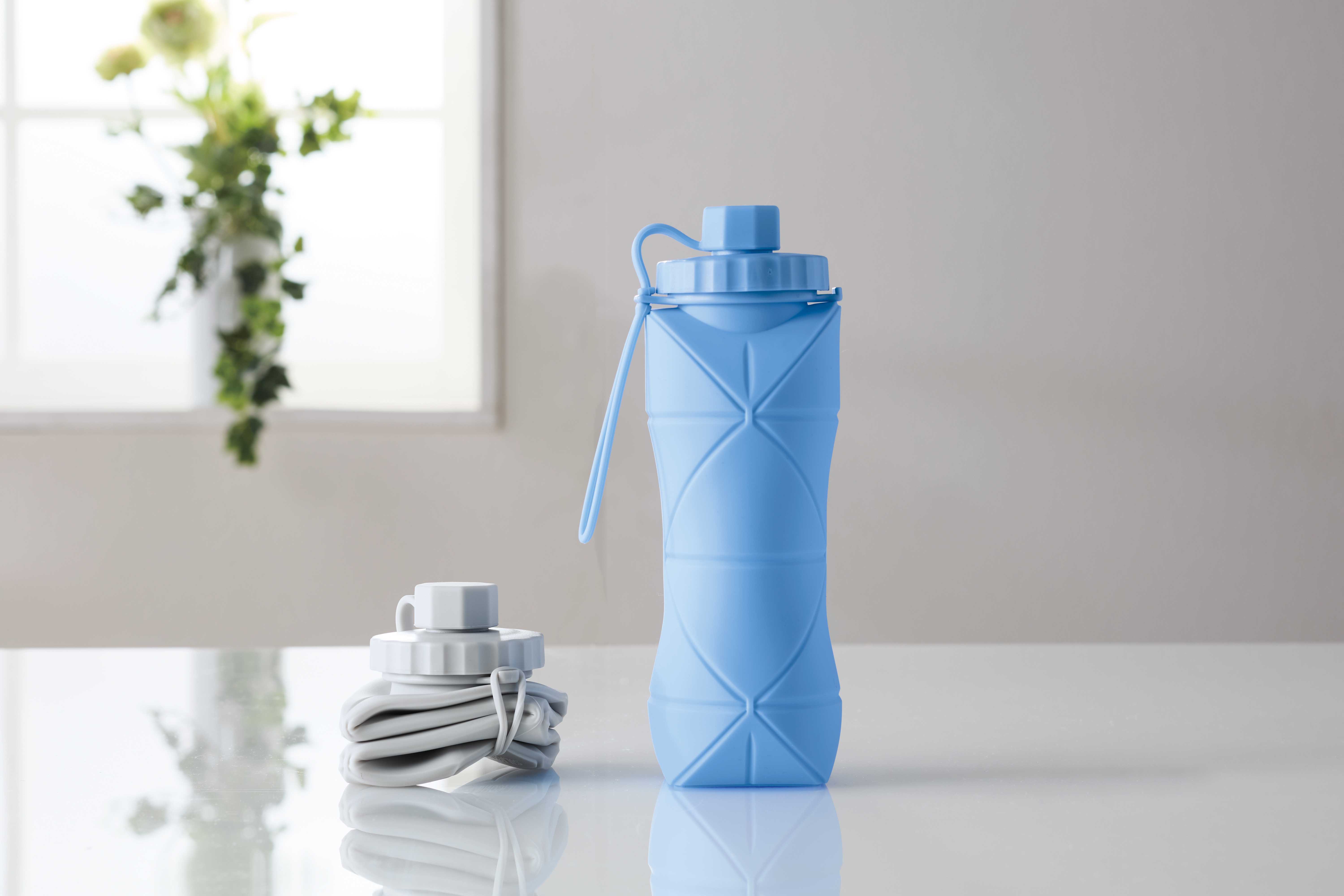 コルン／シリコン折りたたみボトル600ml